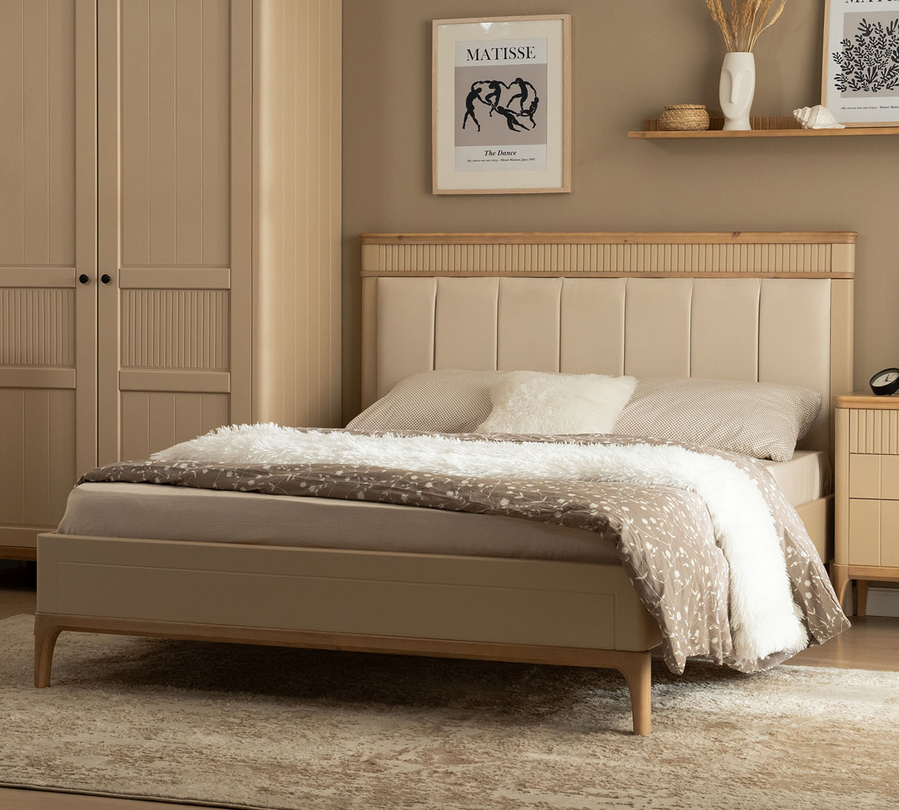 Кровать мягкая двуспальная Вида №12