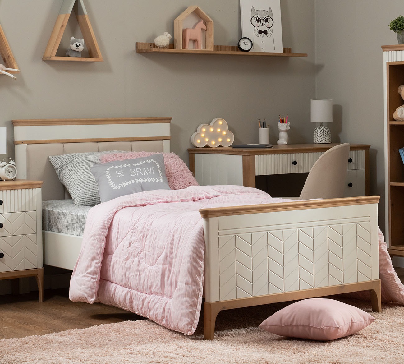 Кровать мягкая двуспальная Вида №21