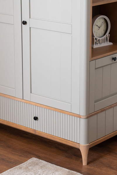 Шкаф трехстворчатый Вида №3