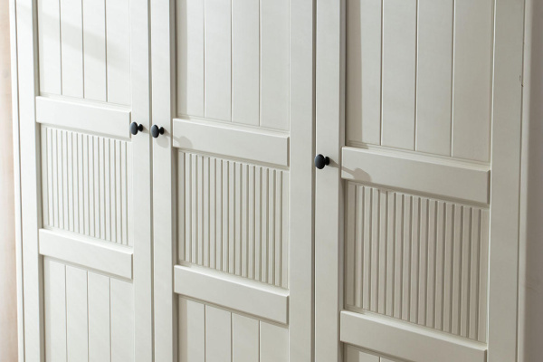 Шкаф трехстворчатый Вида №1