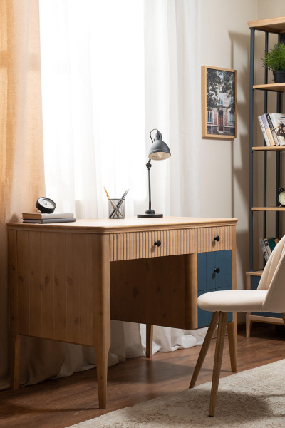 Стол письменный Вида №1