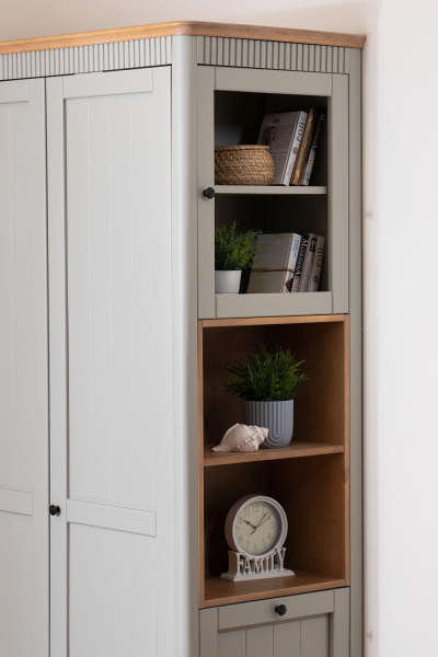 Шкаф трехстворчатый Вида №3